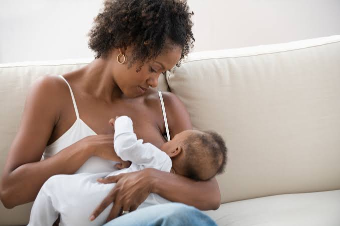 For breastfeeding mothers, optimizing maternal nutrition and adopting proper breastfeeding techniques are pivotal in providing essential nutrients and antibodies to support infant gut health. 